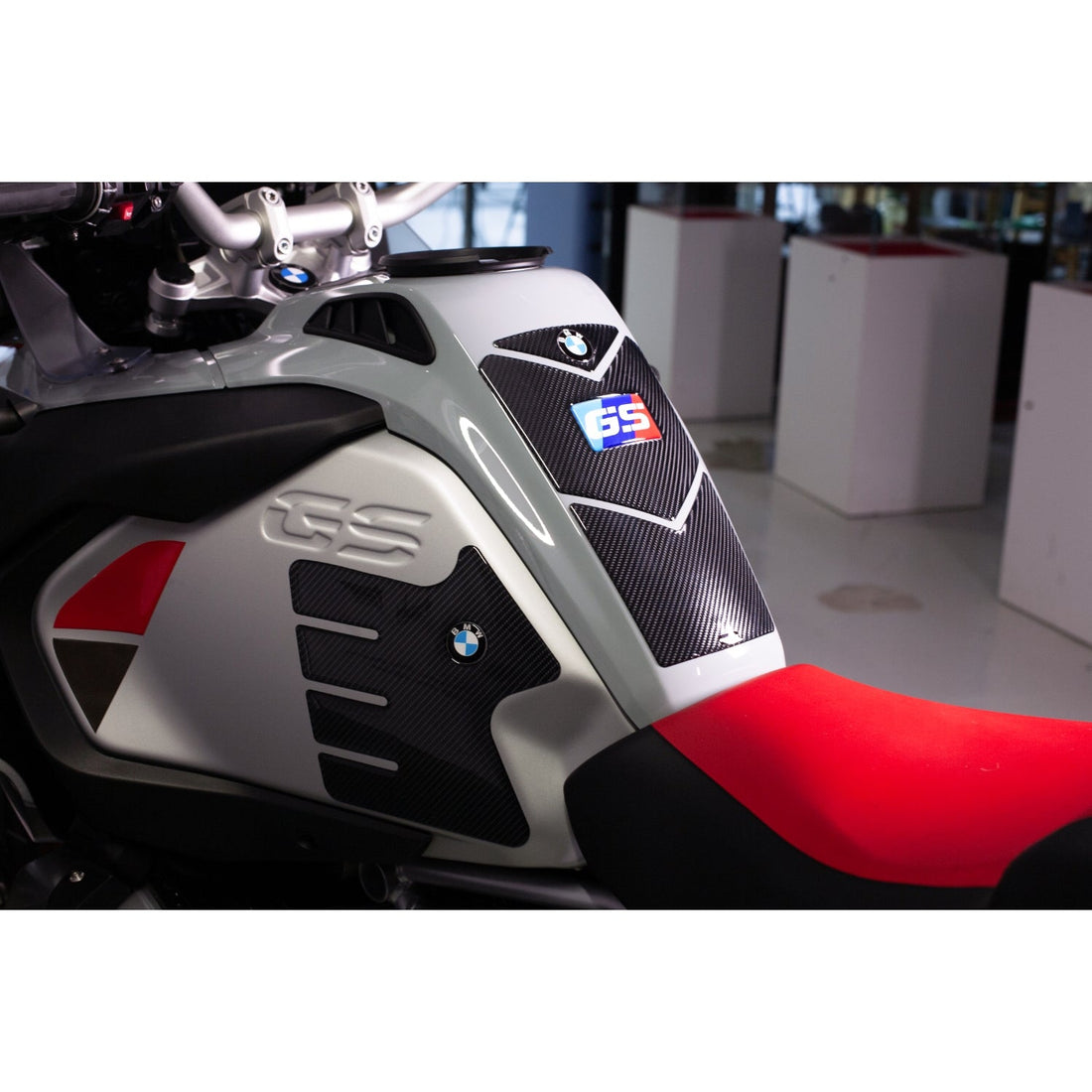 Grippatch BMW GS R1250 ADV (2021) ile Uyumlu Kaydırmaz 6D Karbon 9 Parça Tank Pad Seti GC32