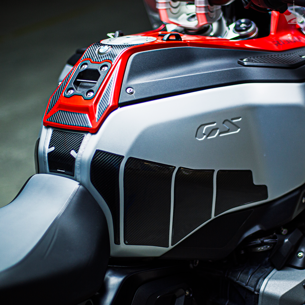 Grippatch BMW GS1300 ADV (2025) ile Uyumlu Kaydırmaz 6D Karbon 14 Parça Tank Pad Seti GC64