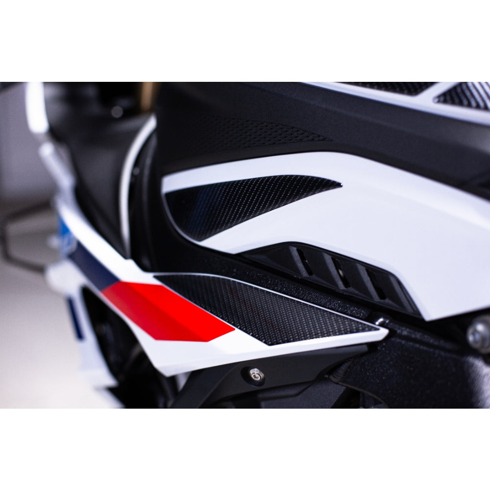 Grippatch BMW S1000RR (2023-2024) ile Uyumlu Kaydırmaz 6D Karbon 28 Parça Tank Pad Seti GC43