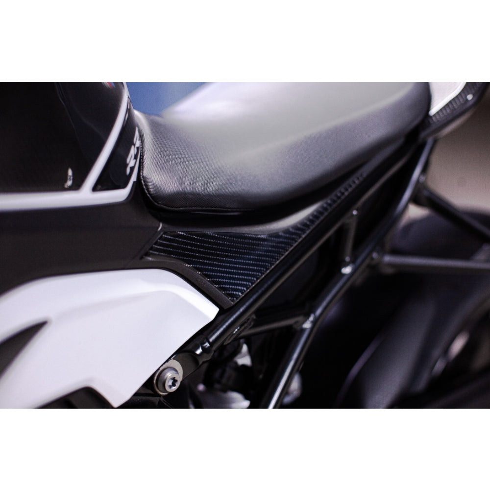 Grippatch BMW S1000RR (2023-2024) ile Uyumlu Kaydırmaz 6D Karbon 28 Parça Tank Pad Seti GC43
