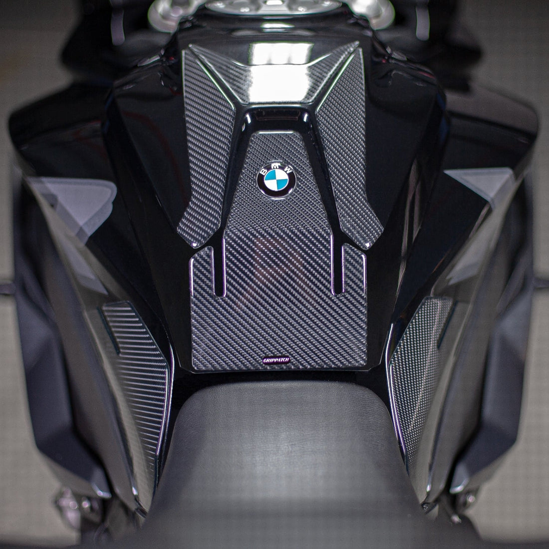 Grippatch BMW S1000XR (2023) ile Uyumlu Kaydırmaz 6D Karbon Tank Pad Seti GC44-DK