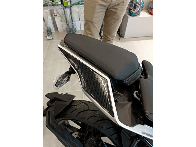 Grippatch CF Moto 250 NK (2023) ile Uyumlu Kaydırmaz 6D Karbon 20 Parça Tank Pad Seti GC17