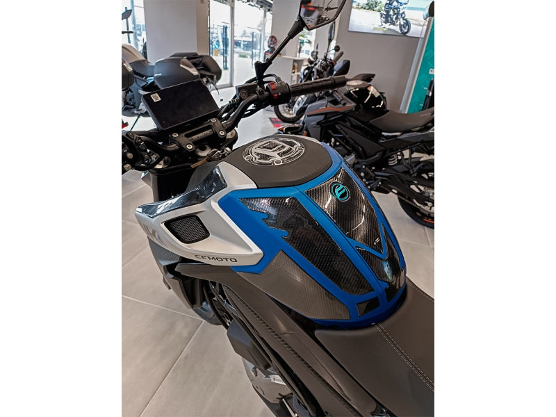 Grippatch CF Moto 250 NK (2023) ile Uyumlu Kaydırmaz 6D Karbon 20 Parça Tank Pad Seti GC17