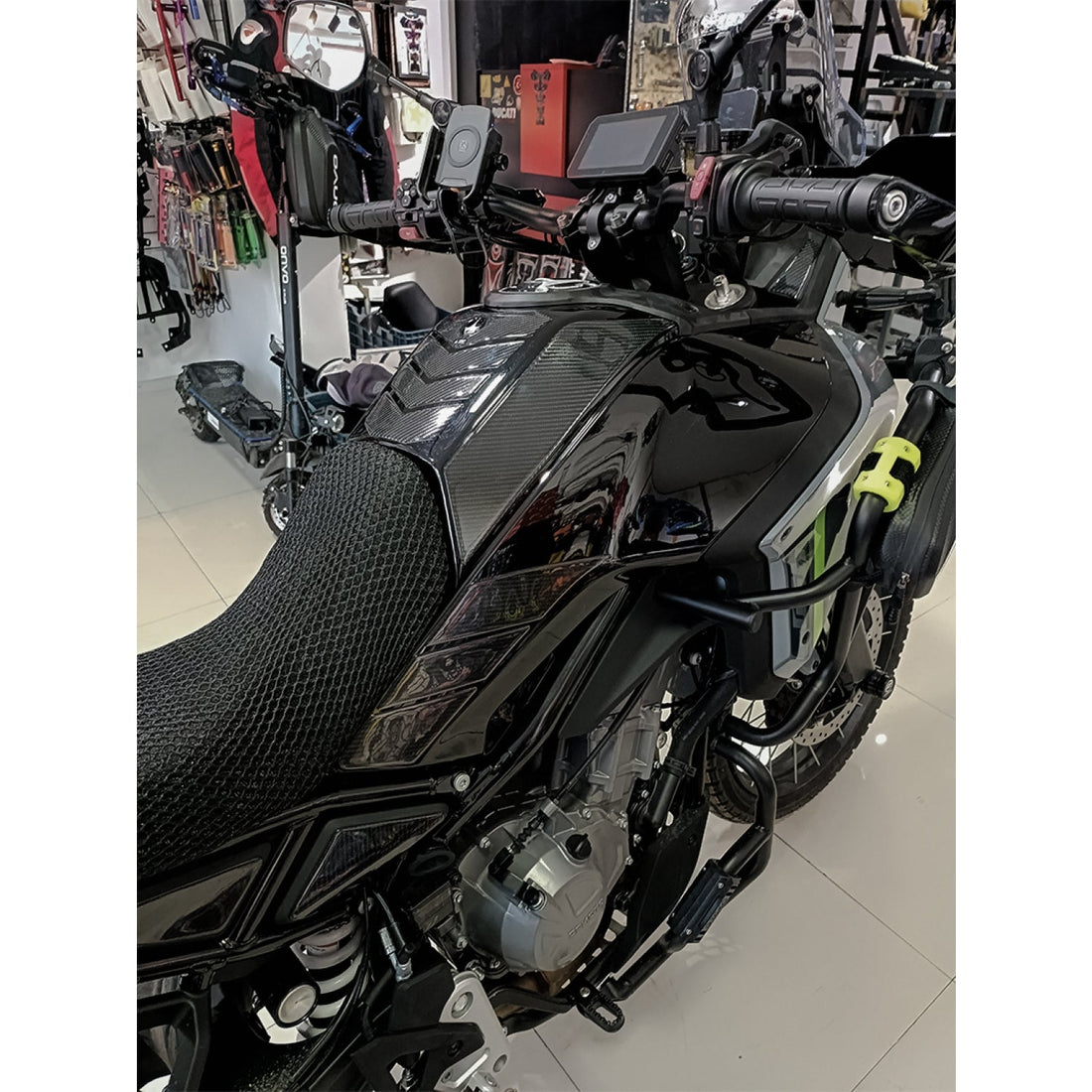 Grippatch CF Moto 450 MT (2024) ile Uyumlu Ultimate Kaydırmaz 24 Parça Tank Pad Seti GTC02