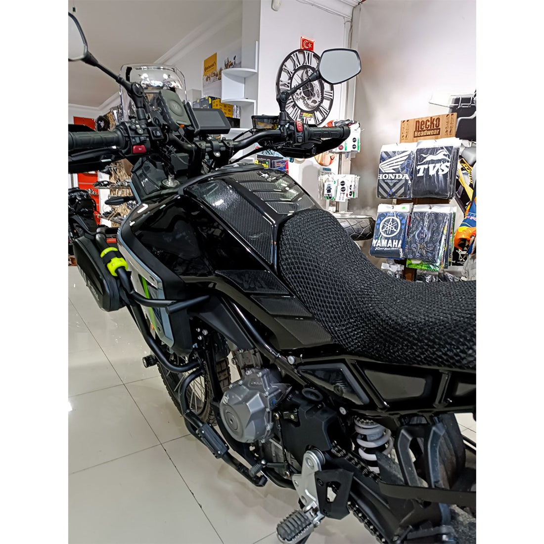 Grippatch CF Moto 450 MT ile Uyumlu Yan Depo 6D Karbon Kaydırmaz Tank Pad GC39-YK