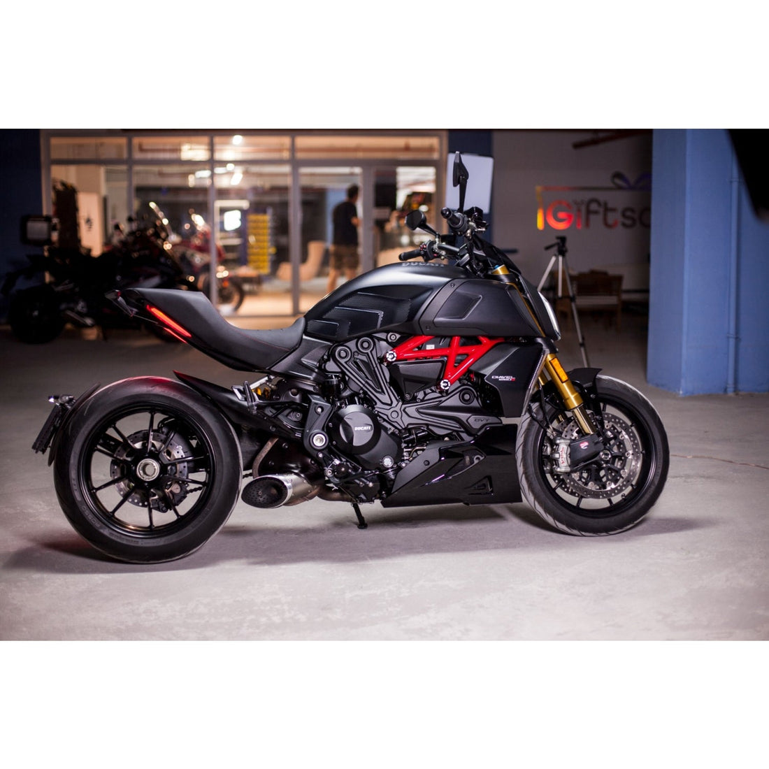 Grippatch Ducati Diavel 1260S (2019-2022) ile Uyumlu Kaydırmaz 6D Karbon 15 Parça Tank Pad Seti GC78