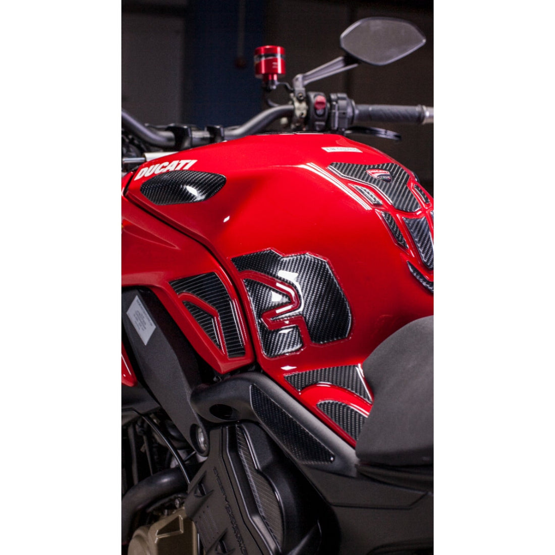 Grippatch Ducati Panigale, Streetfighter, V4, V4S (2018-2024) ile Uyumlu Kaydırmaz 6D Karbon 22 Parça Tank Pad Seti GC12