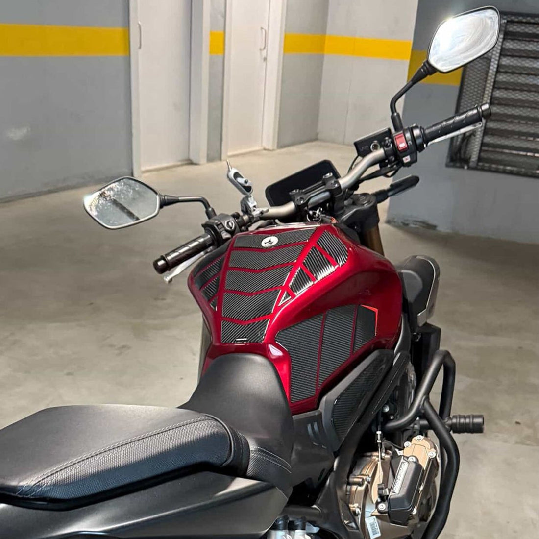 Grippatch Honda CB650R (2025) ile Uyumlu Kaydırmaz 6D Karbon 40 Parça Tank Pad Seti GC54