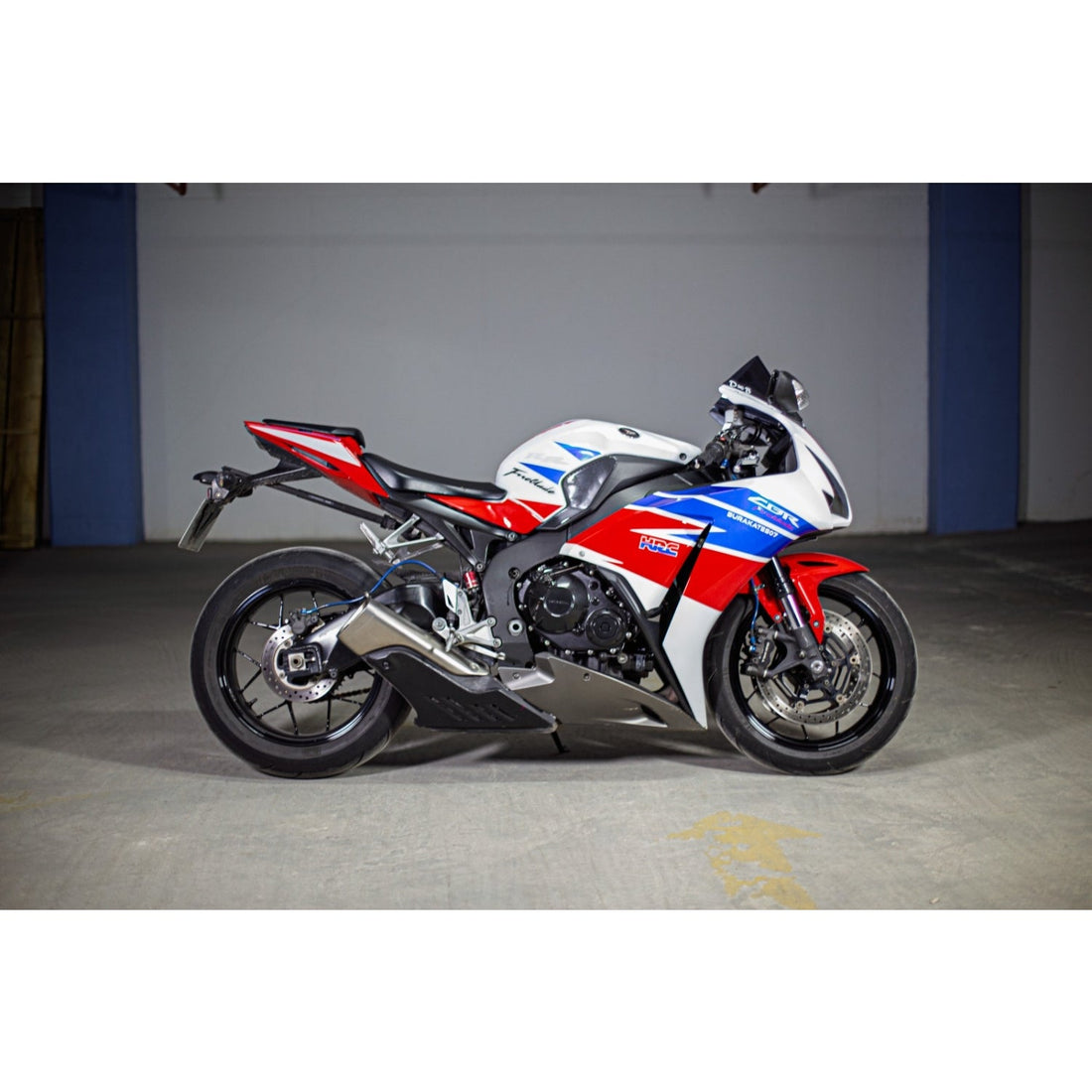 Grippatch Honda CBR1000RR (2014-2016) ile Uyumlu 13 Parça Renkli Tank Pad Seti GC97-1