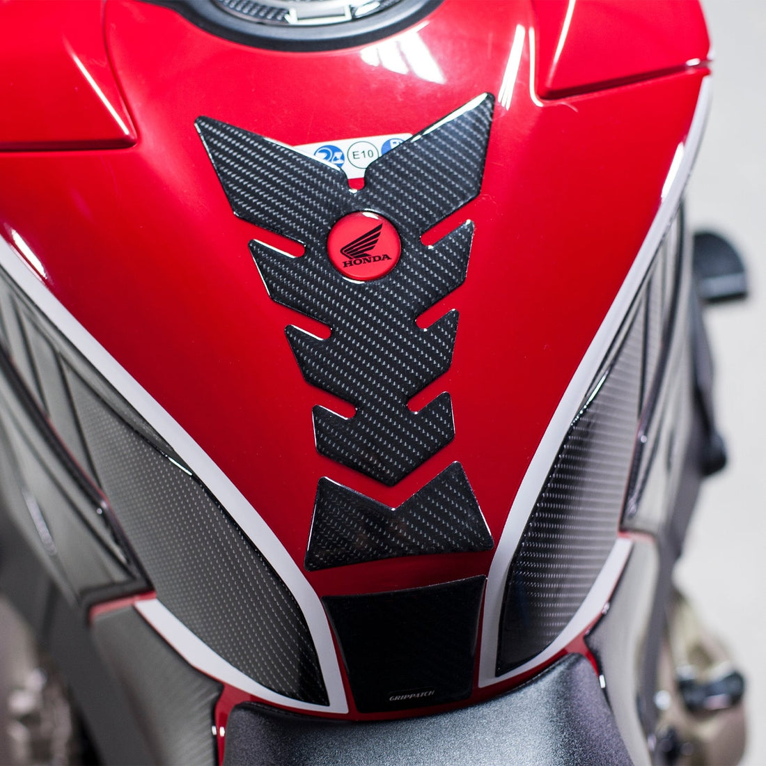 Grippatch Honda CBR1000RR (2017-2020) ile Uyumlu Kaydırmaz 6D Karbon 30 Parça Tank Pad Seti GC73
