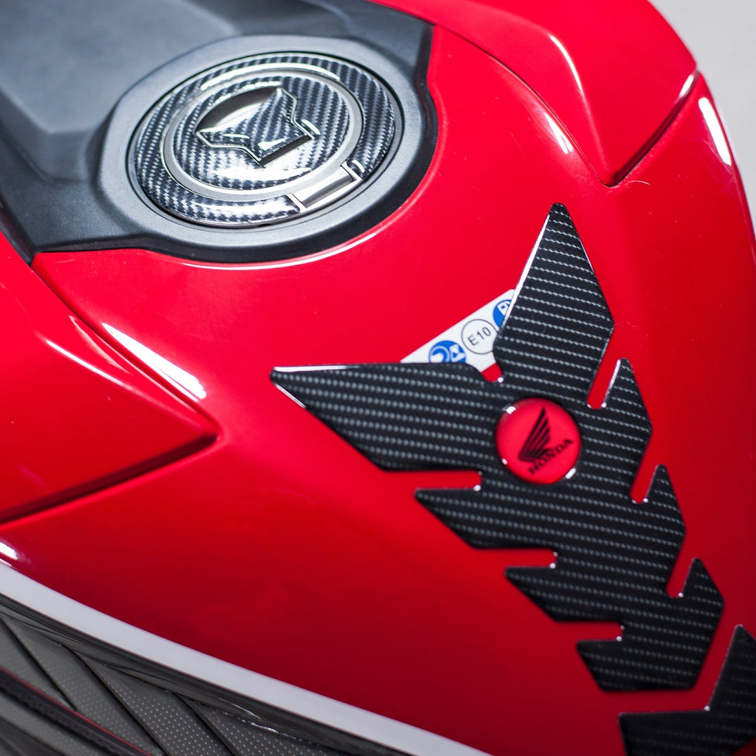 Grippatch Honda CBR1000RR (2017-2020) ile Uyumlu Kaydırmaz 6D Karbon 30 Parça Tank Pad Seti GC73