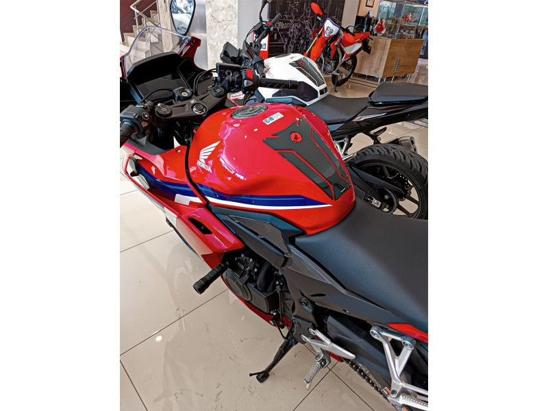 Grippatch Honda CBR500 (2025) ile Uyumlu Kaydırmaz 6D Karbon ve Şeffaf 20 Parça Tank Pad Seti GC30