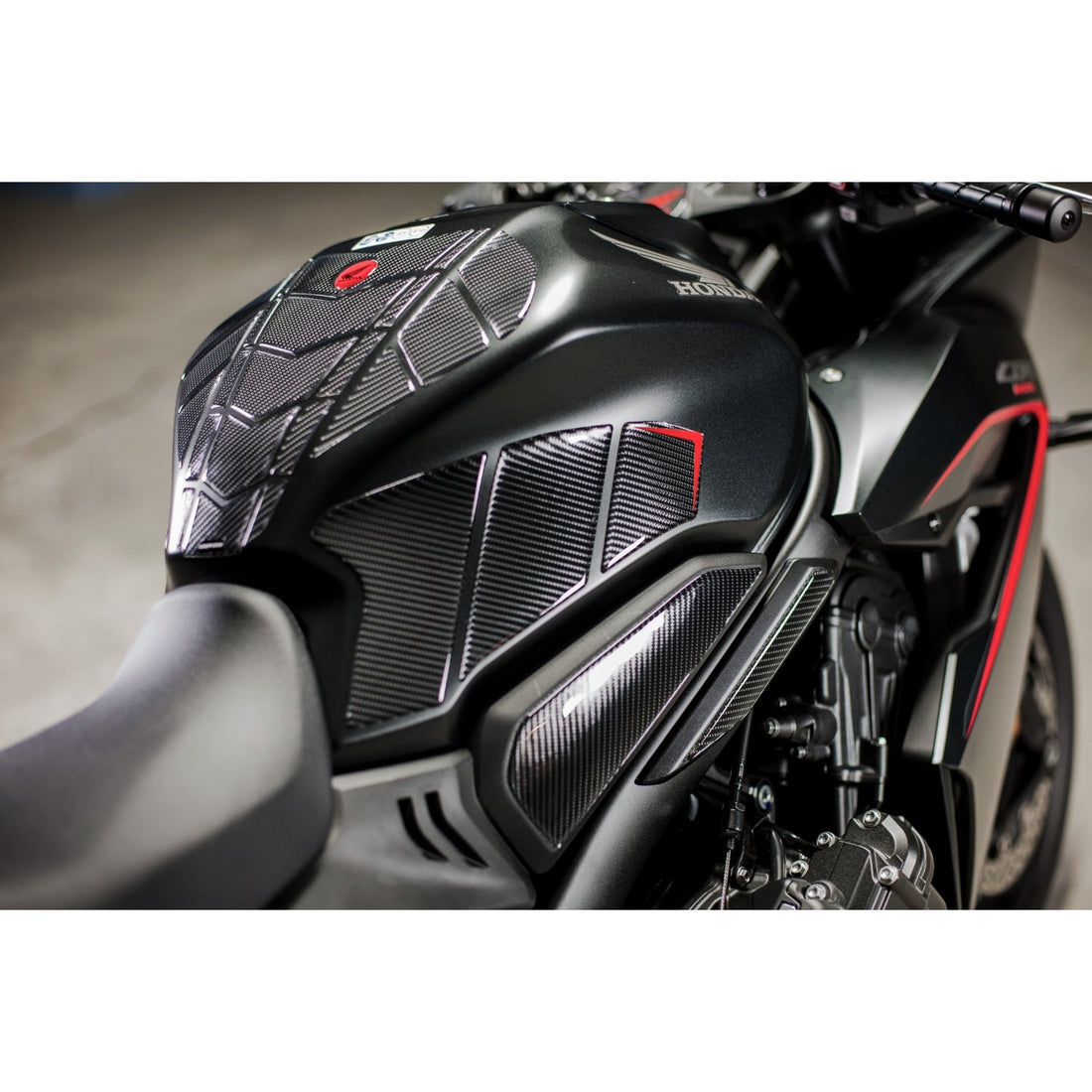 Grippatch Honda CBR650R (2025) ile Uyumlu Kaydırmaz 6D Karbon 47 Parça Tank Pad Seti GC41