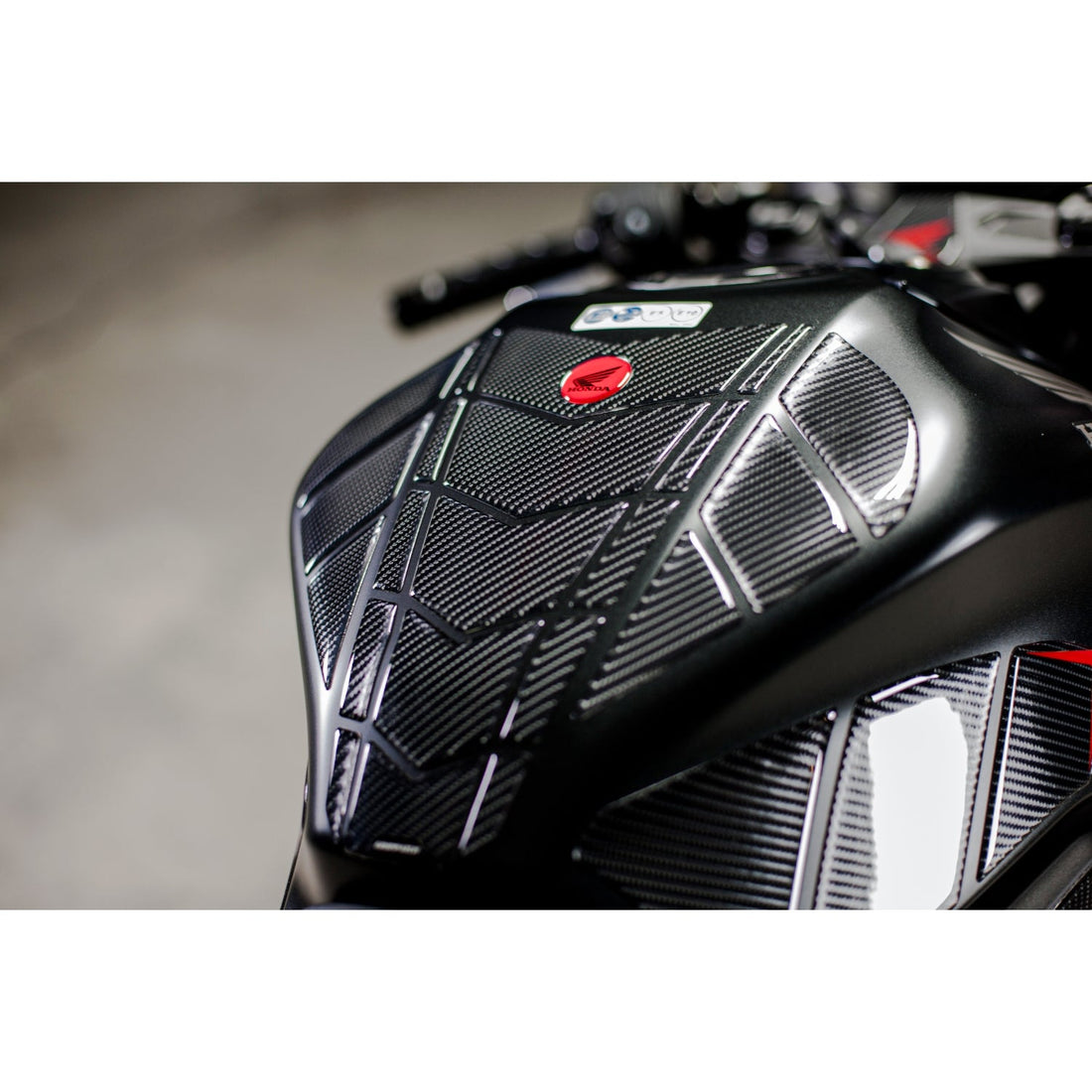 Grippatch Honda CBR650R (2025) ile Uyumlu Kaydırmaz 6D Karbon 47 Parça Tank Pad Seti GC41