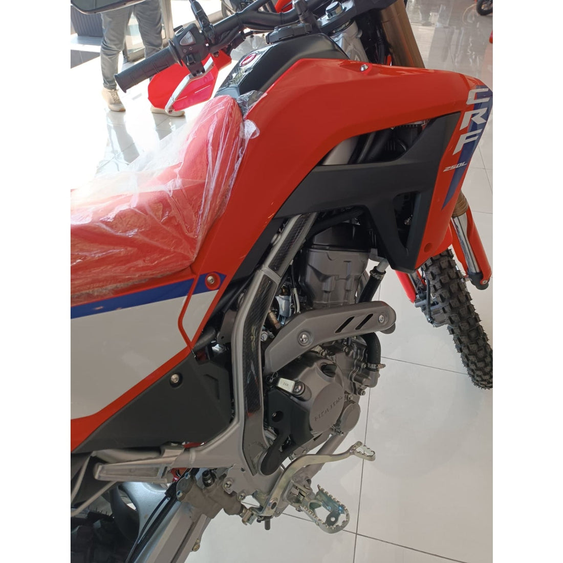 Grippatch Honda CRF250 Rally (2025) ile Uyumlu Kaydırmaz 6D Karbon 14 Parça Tank Pad Seti GC77
