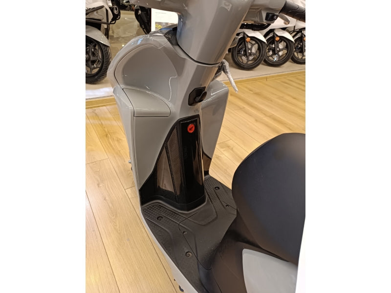 Grippatch Honda Dio ile Uyumlu Kaydırmaz 6D Karbon 8 Parça Tank Pad Seti GC22