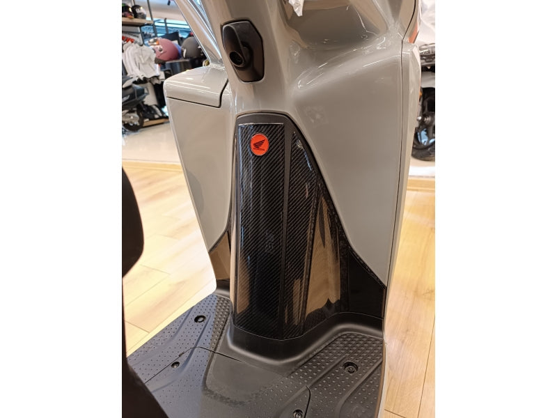 Grippatch Honda Dio ile Uyumlu Kaydırmaz 6D Karbon 8 Parça Tank Pad Seti GC22