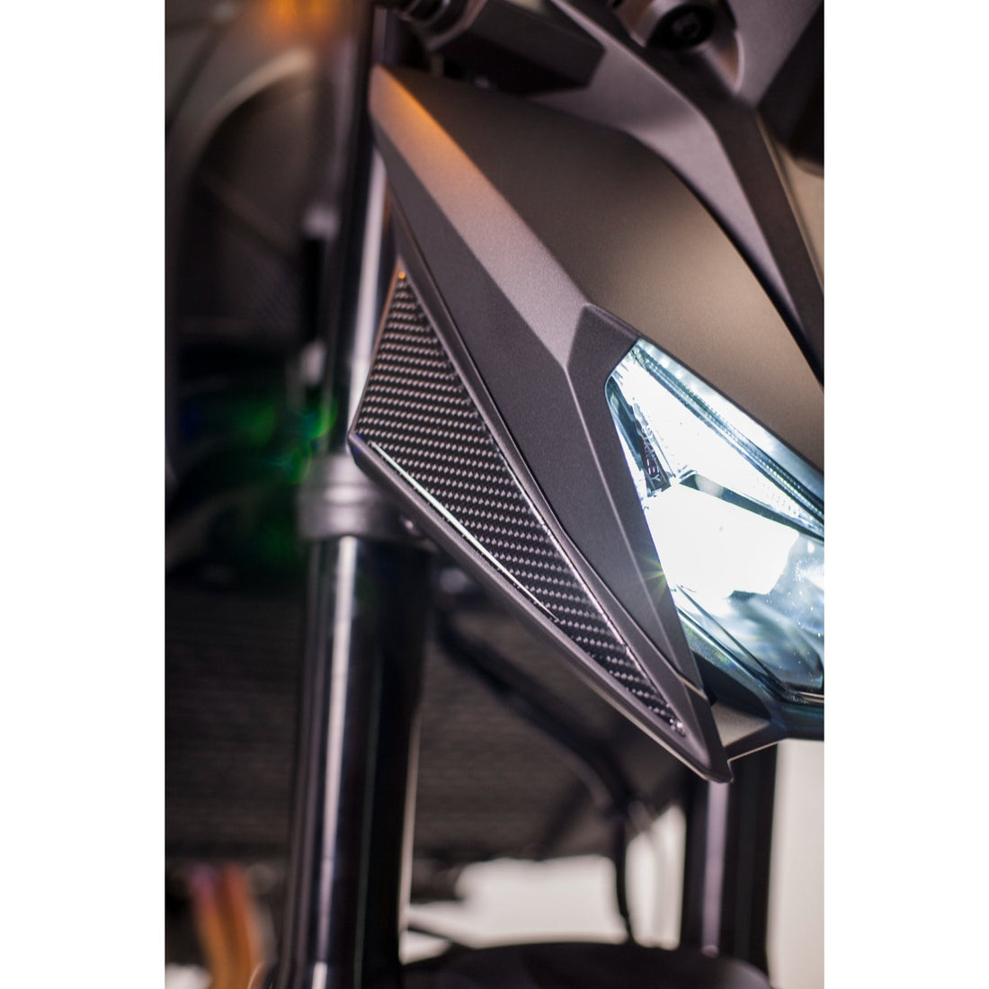 Grippatch Honda Hornet 750 (2025) ile Uyumlu Kaydırmaz 6D Karbon 20 Parça Tank Pad Seti GC42