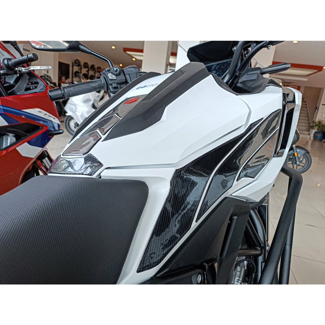 Grippatch Honda NC750 (2024-2025) ile Uyumlu Kaydırmaz 6D Karbon 11 Parça Tank Pad Seti GC45