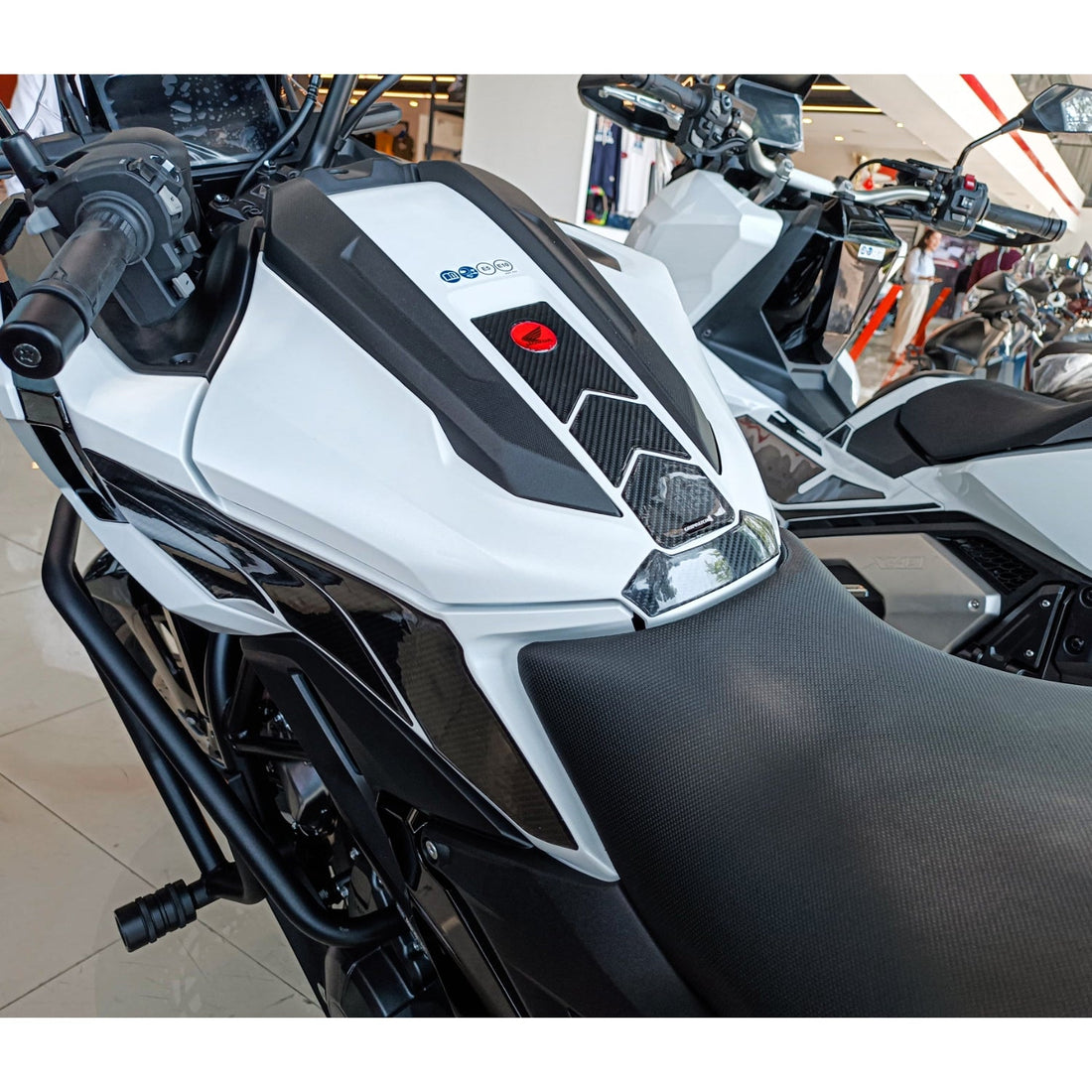 Grippatch Honda NC750 (2024-2025) ile Uyumlu Kaydırmaz 6D Karbon 11 Parça Tank Pad Seti GC45