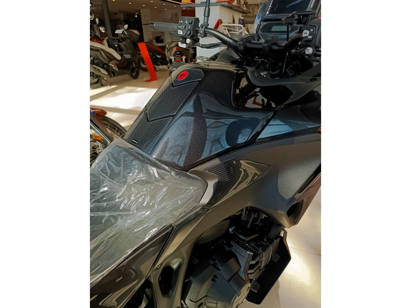 Grippatch Honda NT1100 (2025) ile Uyumlu Kaydırmaz 6D Karbon 11 Parça Tank Pad Seti GC27