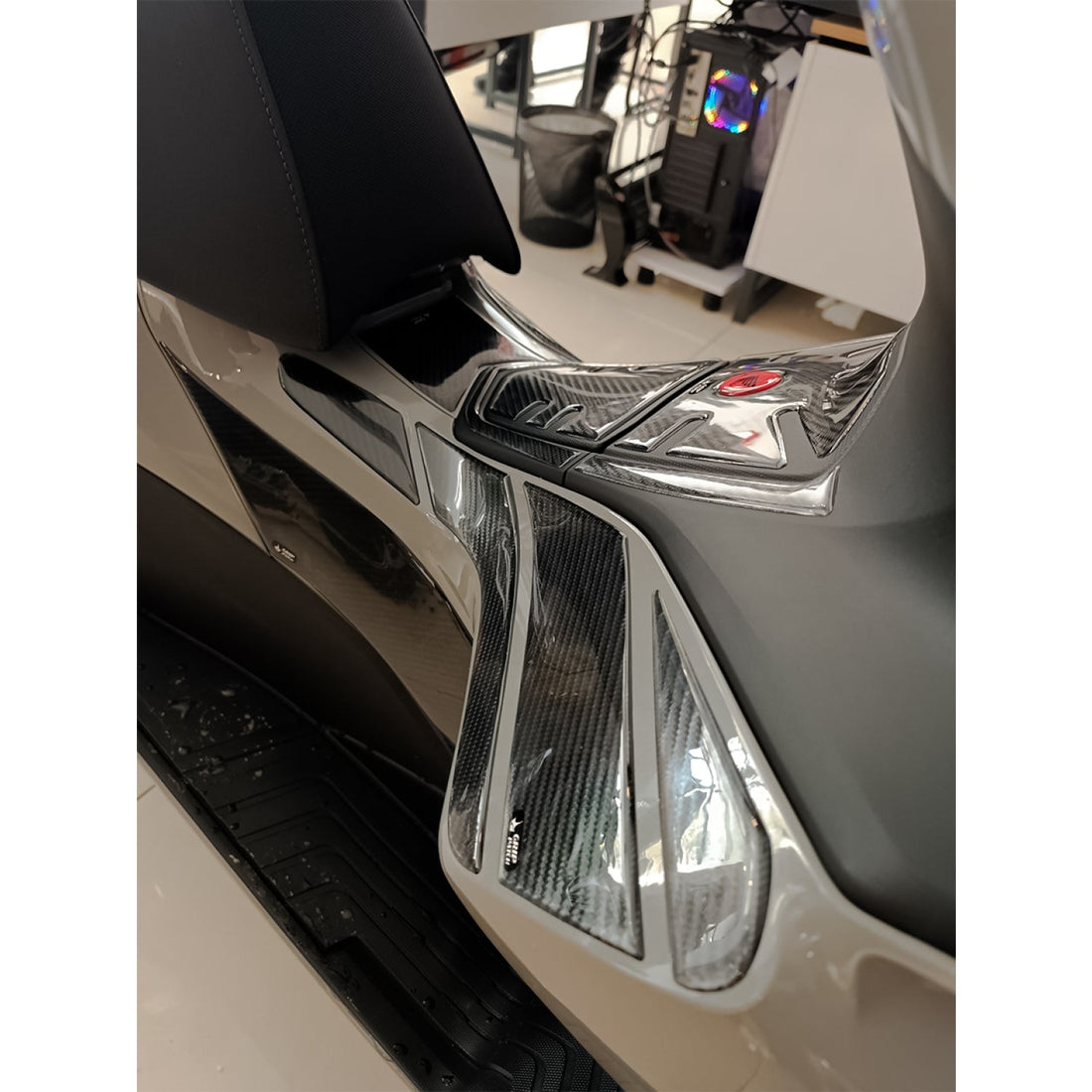 Grippatch Honda PCX 125 (2021-2024) ile Uyumlu Kaydırmaz 6D Karbon 27 Parça Tank Pad Seti GC19