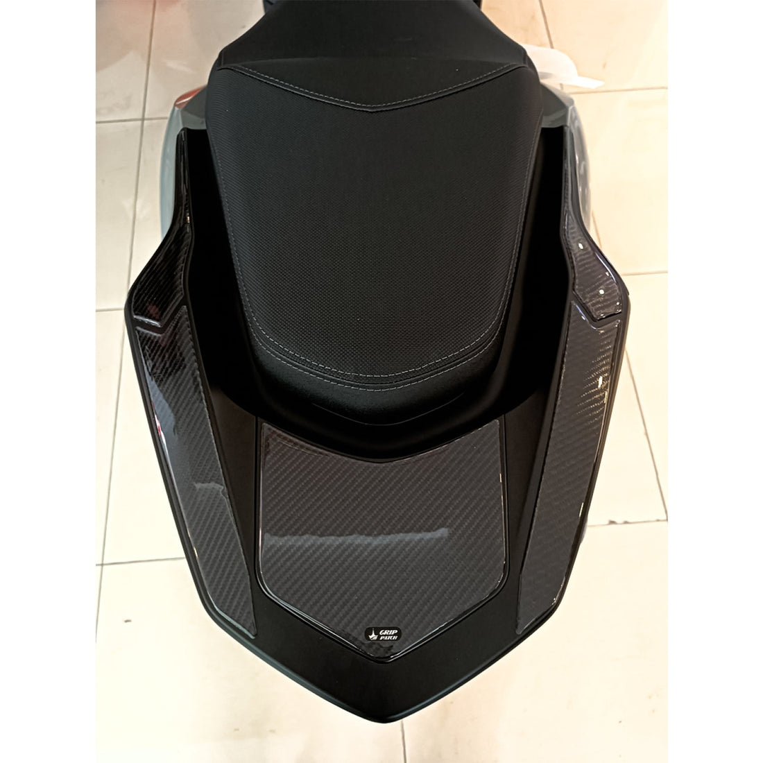Grippatch Honda PCX 125 (2021-2024) ile Uyumlu Kaydırmaz 6D Karbon 27 Parça Tank Pad Seti GC19