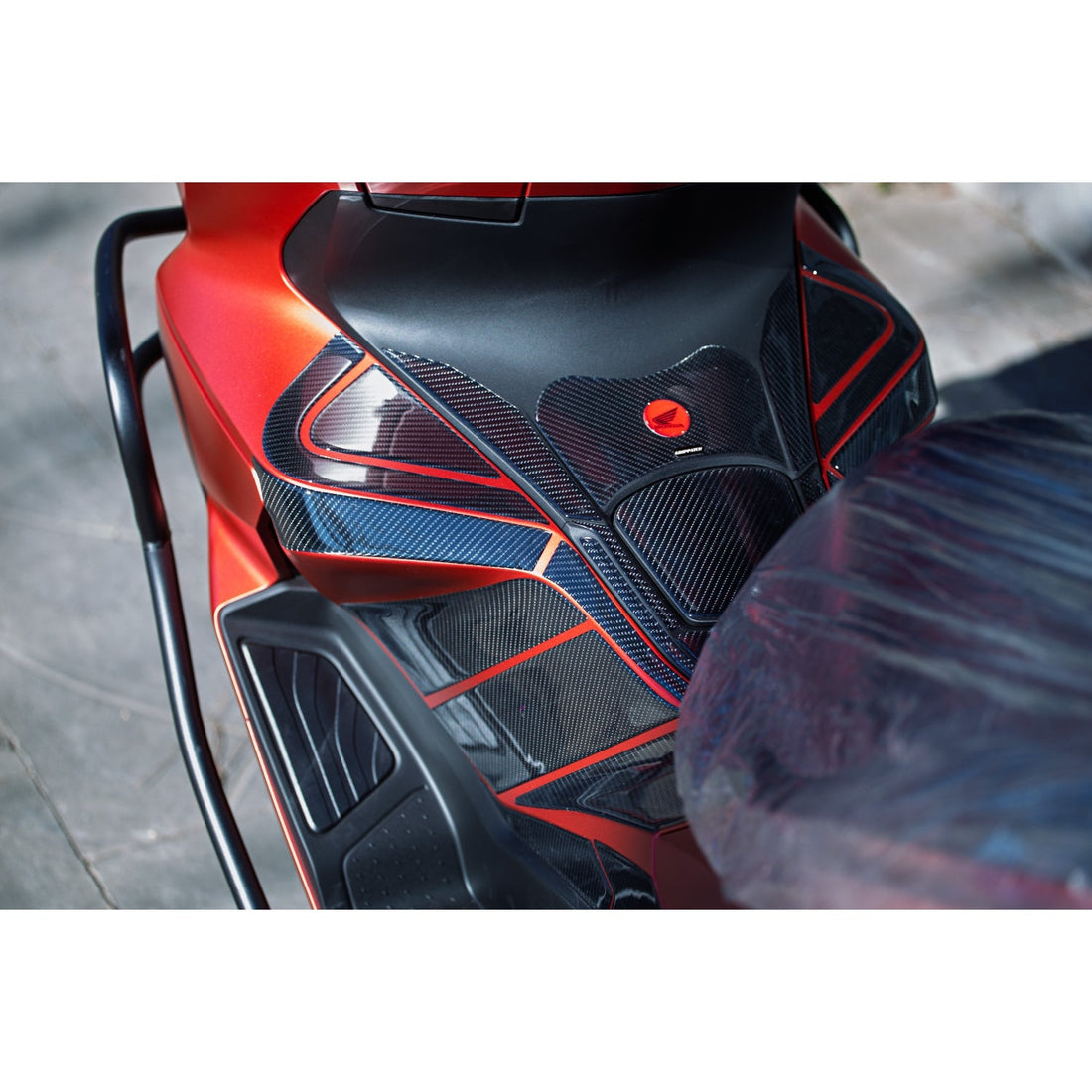 Grippatch Honda PCX 125 (2025) ile Uyumlu Kaydırmaz 6D Karbon 44 Parça Tank Pad Seti GC40