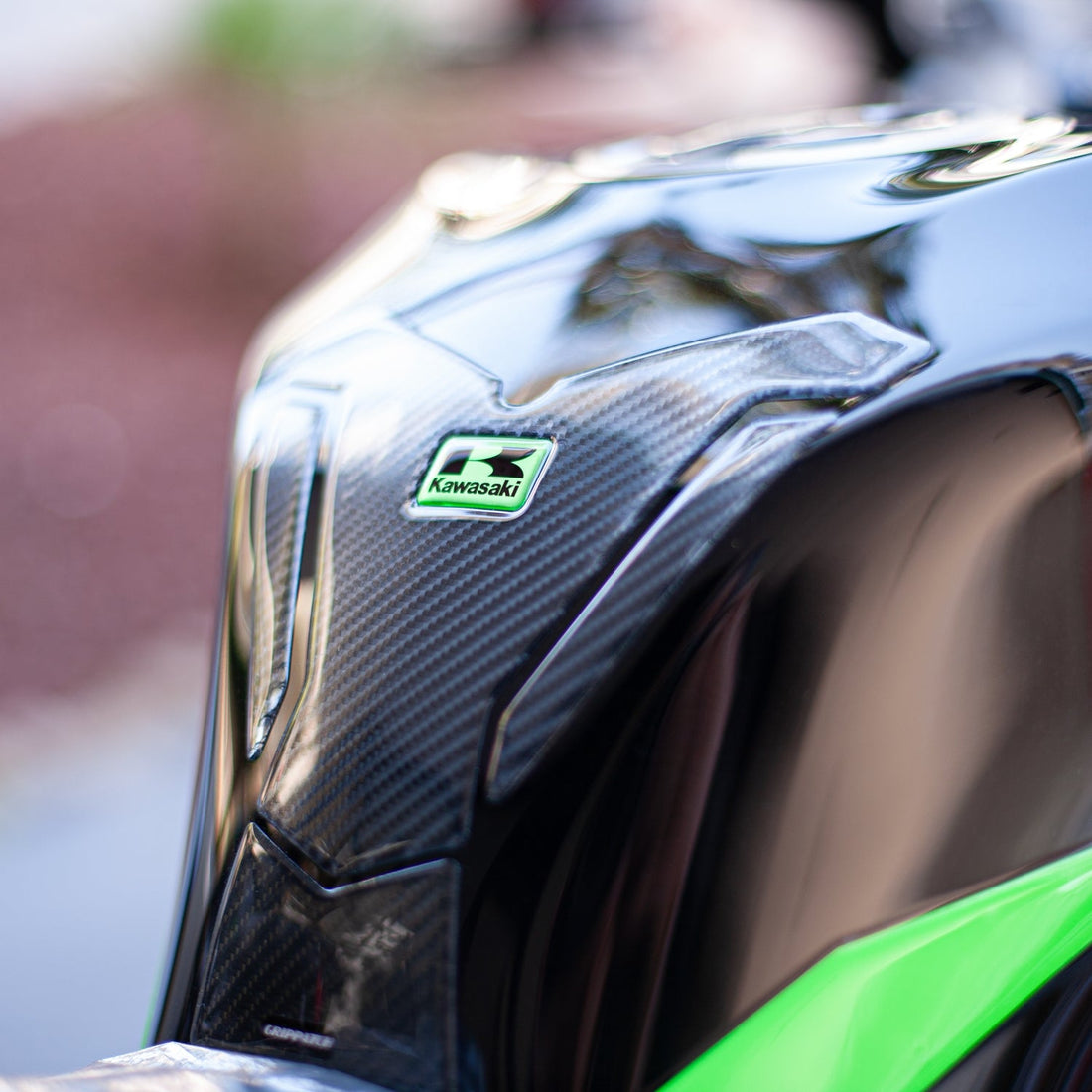 Grippatch Kawasaki ZX-6R (2025) ile Uyumlu Kaydırmaz 6D Karbon ve Şeffaf 10 Parça Tank Pad Seti GC68 (Siyah Motor)