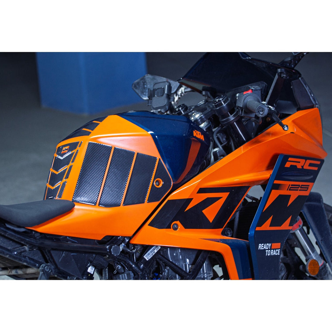 Grippatch KTM 125 RC (2024) ile Uyumlu 26 Parça Kaydırmaz 6D Karbon Tank Pad Seti - GC92