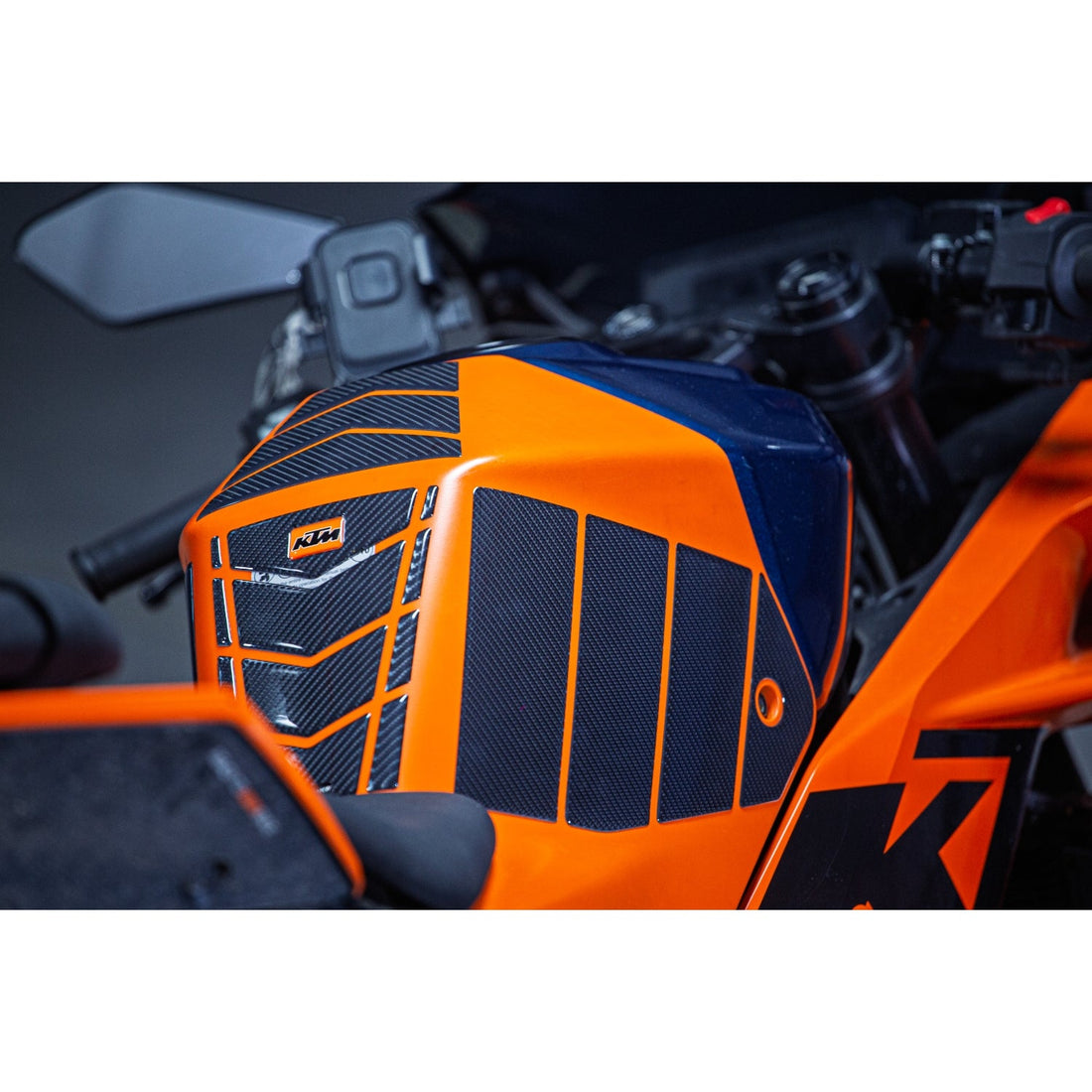 Grippatch KTM 125 RC (2024) ile Uyumlu 26 Parça Kaydırmaz 6D Karbon Tank Pad Seti - GC92