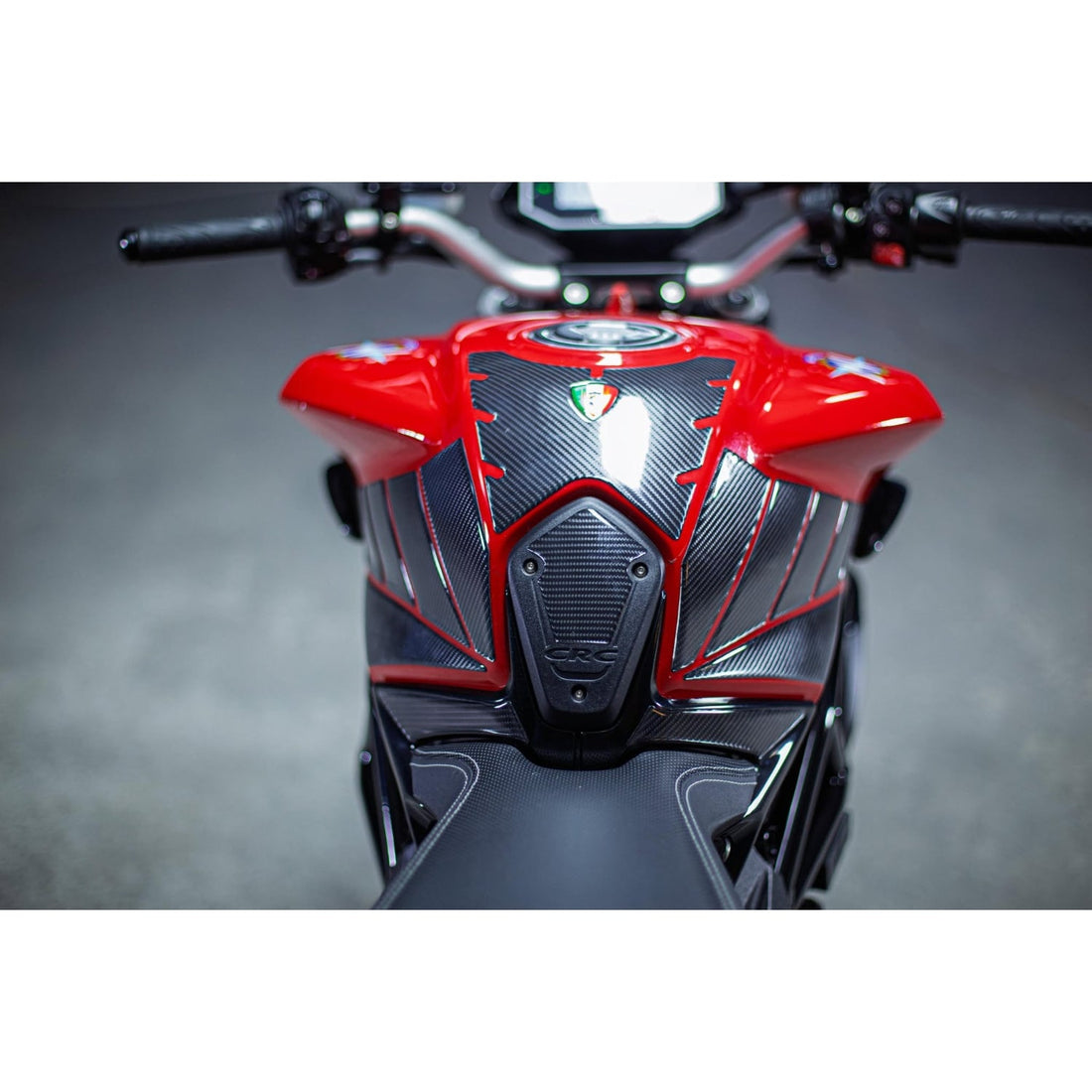 Grippatch MV Agusta Brutale 800 ile Uyumlu Kaydırmaz 6D Karbon 20 Parça Tank Pad Seti GC93