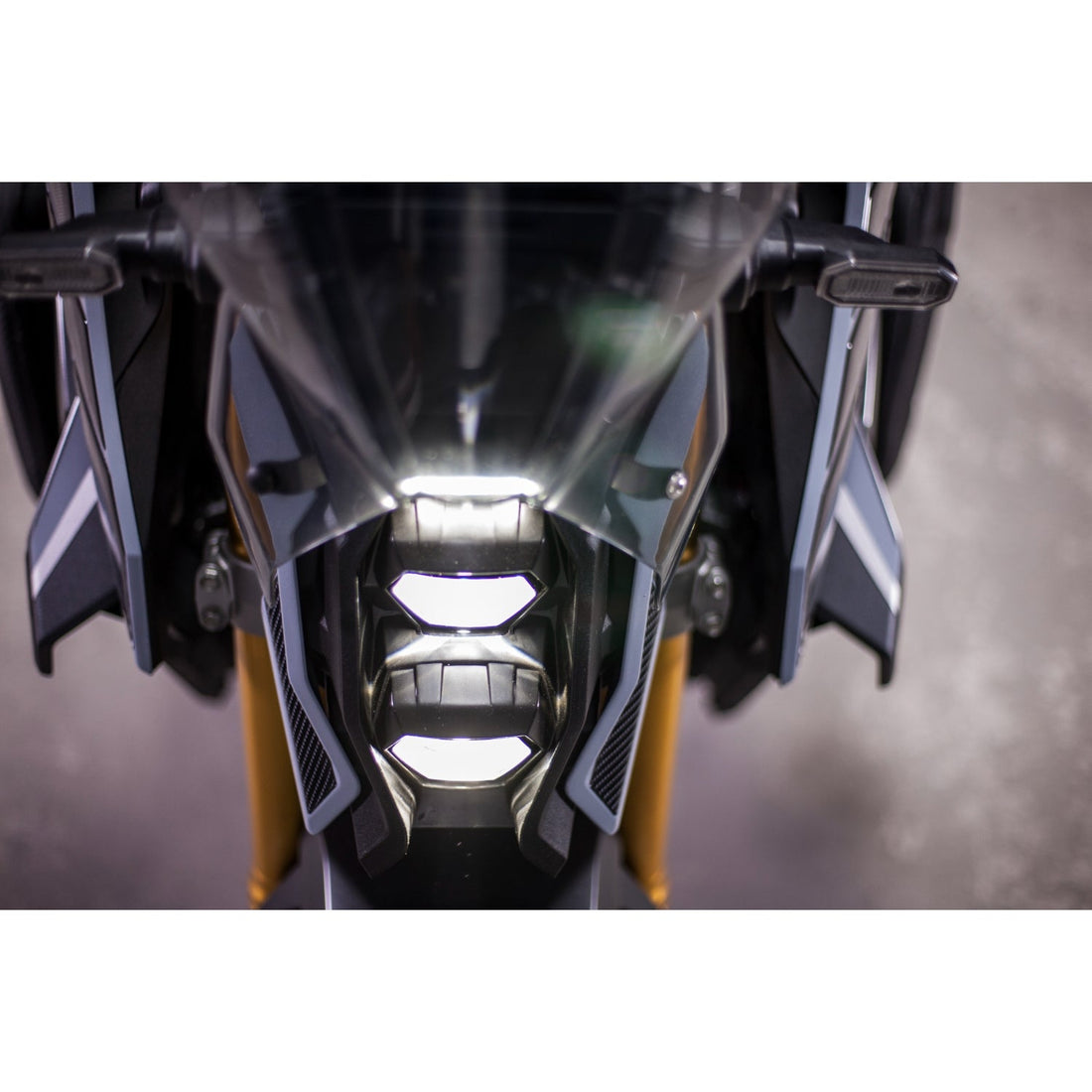 Grippatch Suzuki GSX-S1000 ile Uyumlu Kaydırmaz 6D Karbon 40 Parça Tank Pad Seti GC81