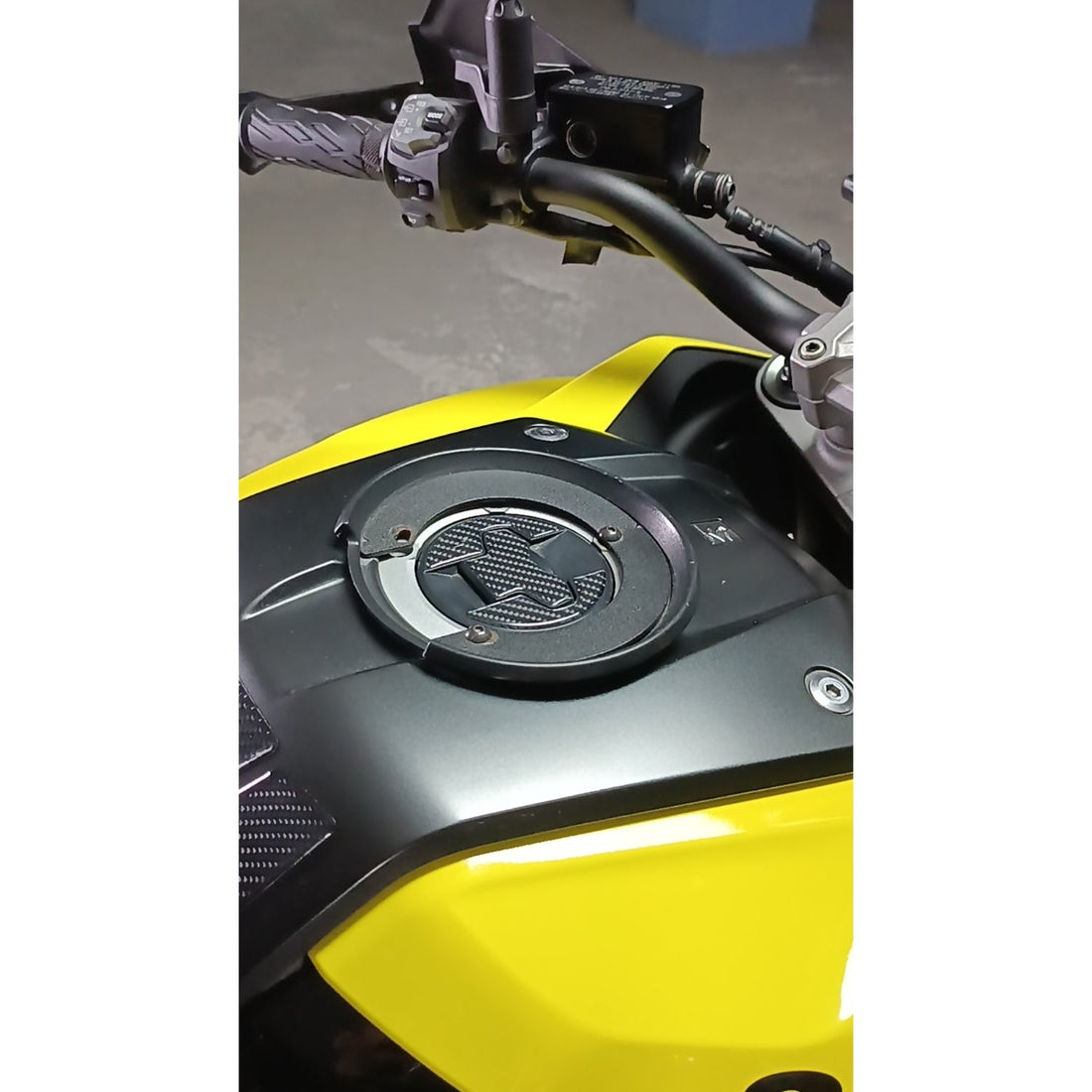 Grippatch Suzuki V-Strom 1050 (2025) ile Uyumlu Kaydırmaz 6D Karbon 19 Parça Tank Pad Seti GC55