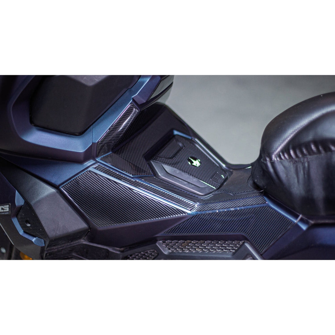 Grippatch SYM ADX 125 (2024) ile Uyumlu Kaydırmaz 6D Karbon 22 Parça Tank Pad Seti- GY01
