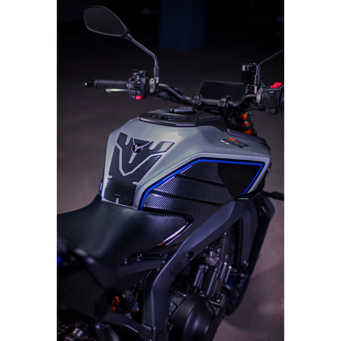 Grippatch Yamaha MT-09 SP GEN4 (2024 - 2025) ile Uyumlu Kaydırmaz 6D Karbon 19 Parça Tank Pad Seti GC80