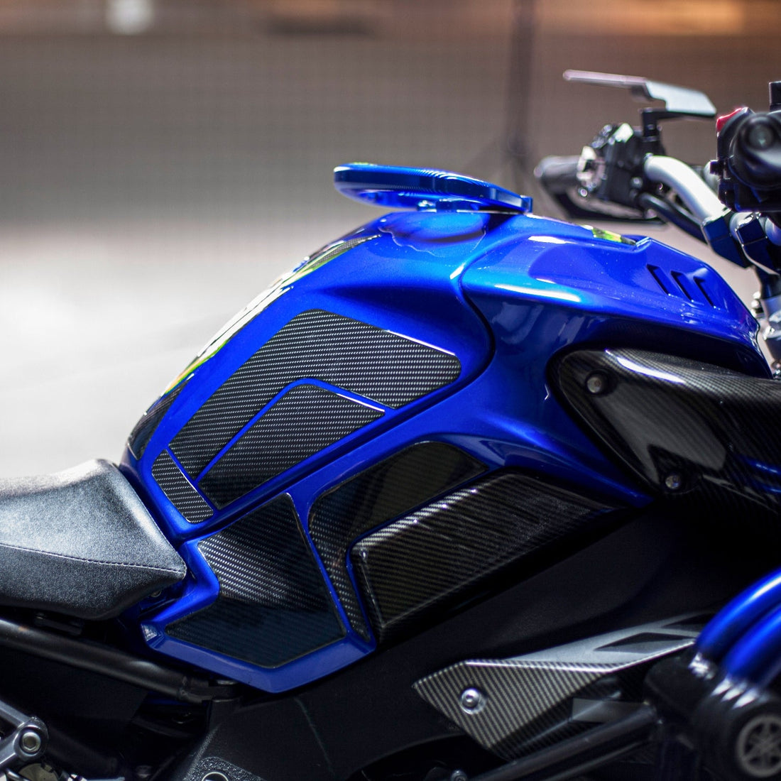 Grippatch Yamaha MT-10 (2016) ile Uyumlu Kaydırmaz 6D Karbon 19 Parça Tank Pad Seti GC48